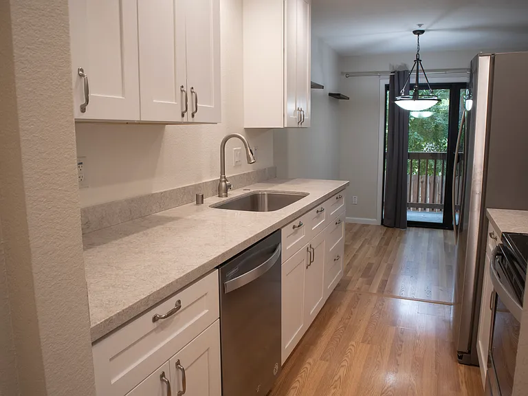 2115 Overlook Dr #B — Photo 7