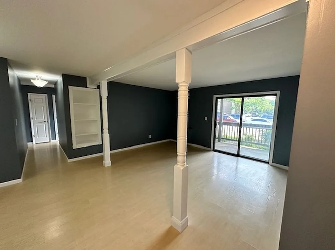Building Photo - 562 Somerset Ln #2