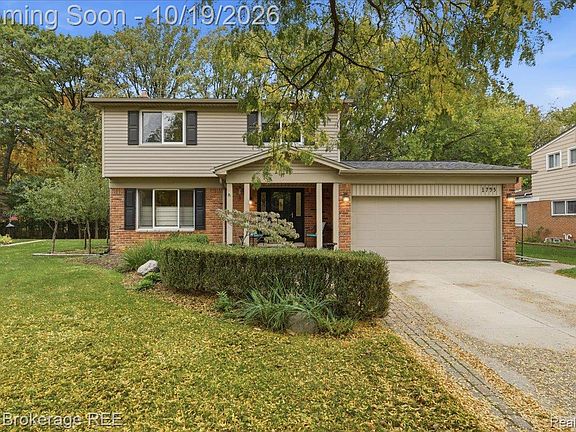 3rd image of 1795 N Lake Dr