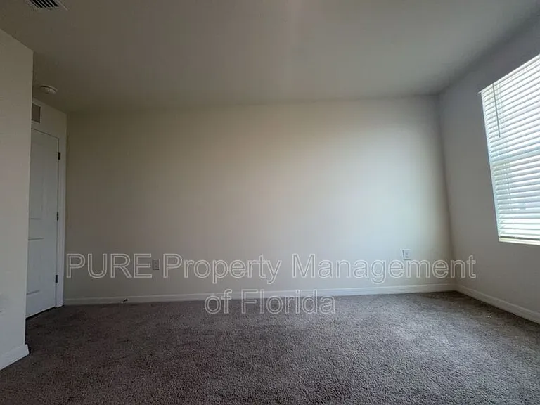8702 SW 46th Ave — Photo 50