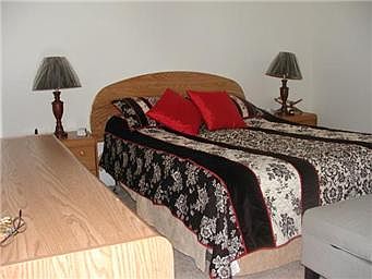 Master Bedroom  11'6" X 16'