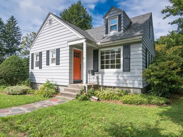 202 Jackson St, Northampton, MA 01060