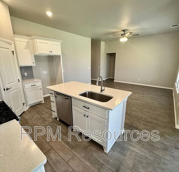 8401 NW 162nd St — Photo 10