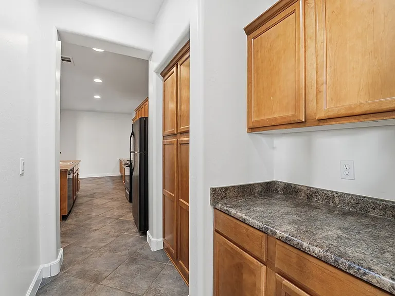 15391 W Dreyfus St — Photo 18