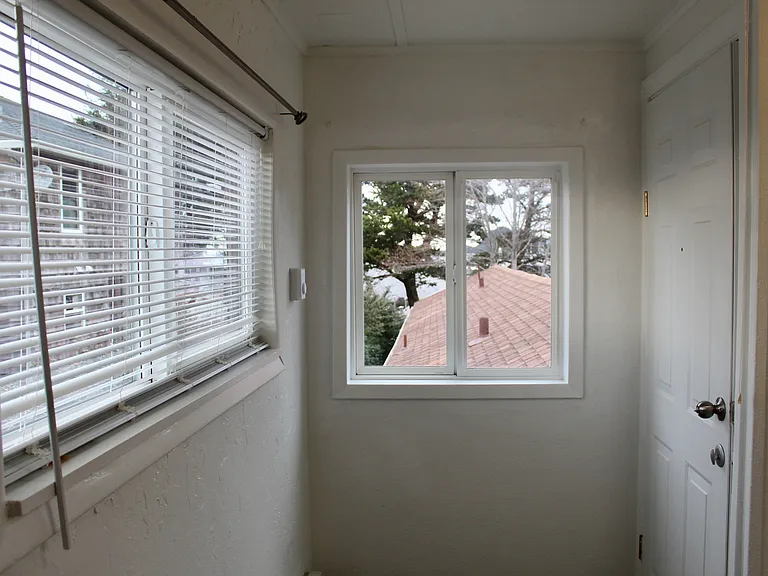 20 Graham Ave — Photo 7