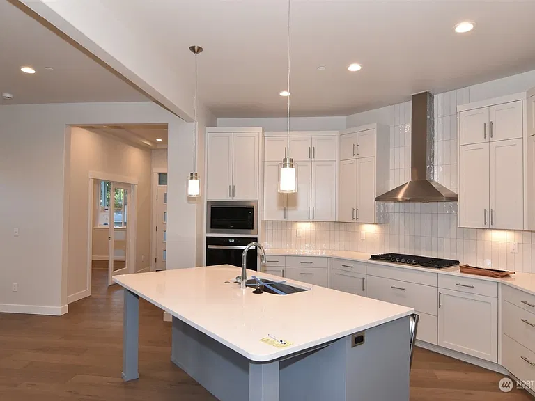 1129 Brookstone Dr — Photo 5