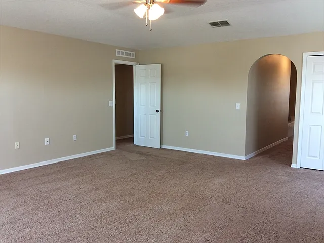 401 Blake Ave — Photo 14