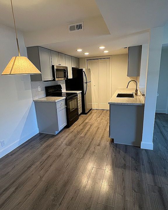 Dining/Kitchen