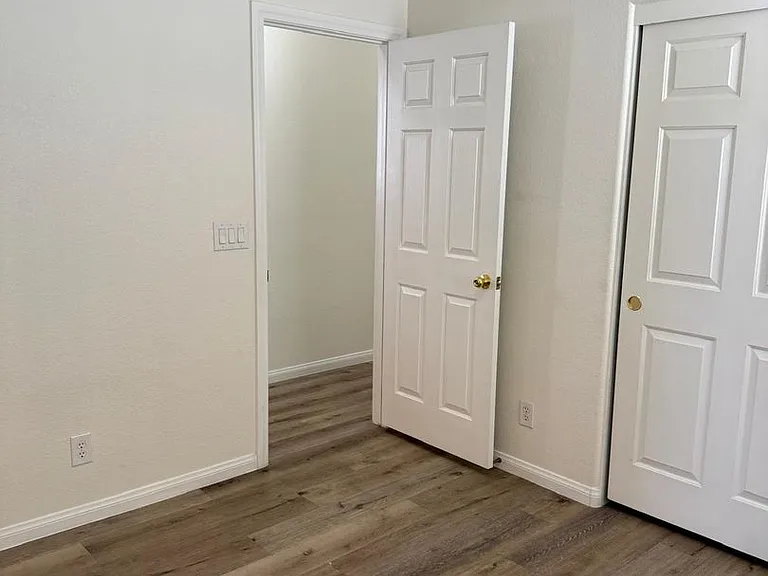 1260 Oak Village Ave — Photo 7