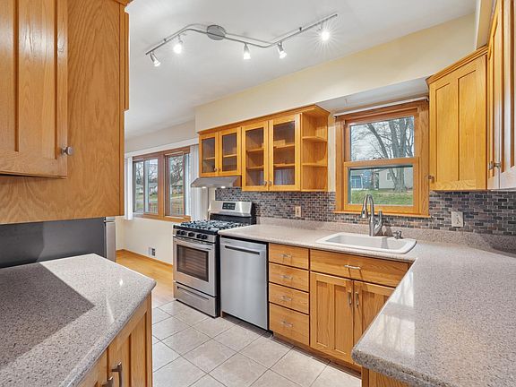 5th image of 6249 Oak Knoll Dr