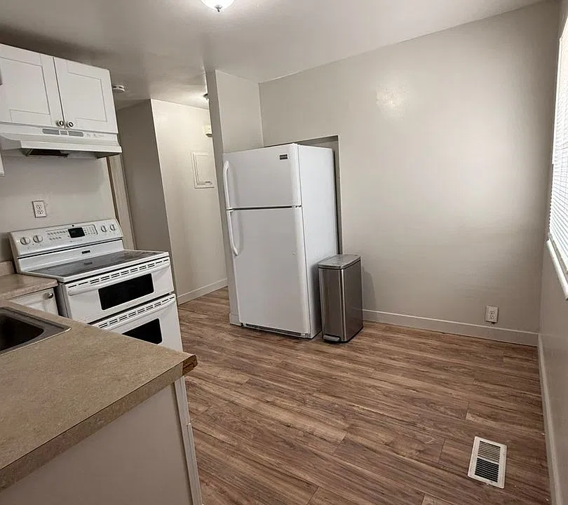 3905 S 1040 E