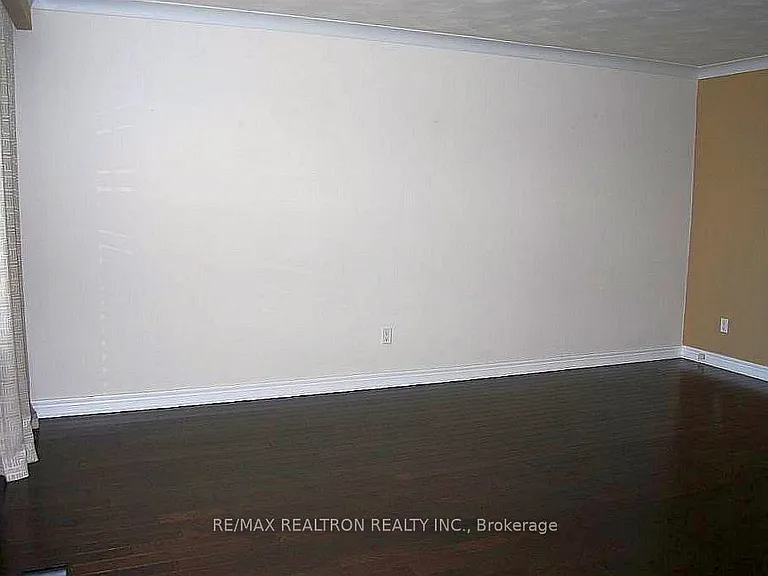 9 Stanwell Dr — Photo 5