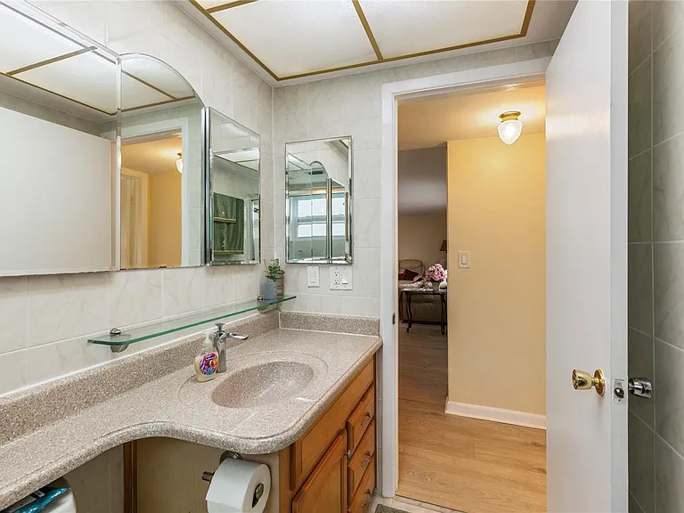 3228 Rock Valley Dr — Photo 16