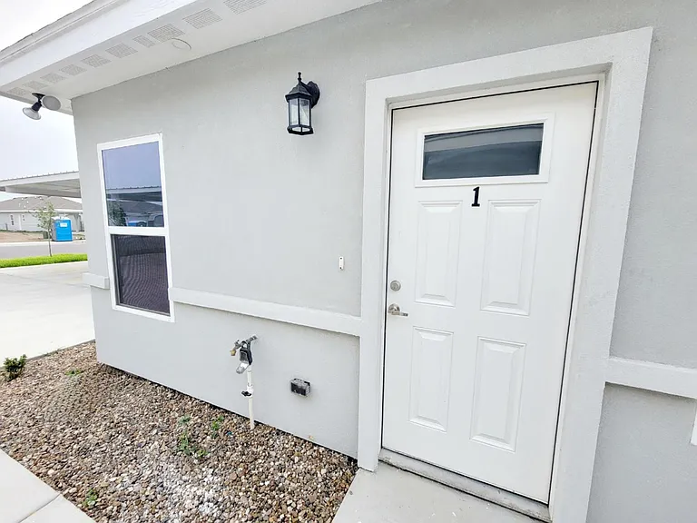 1909 Davenport St #1 — Photo 3