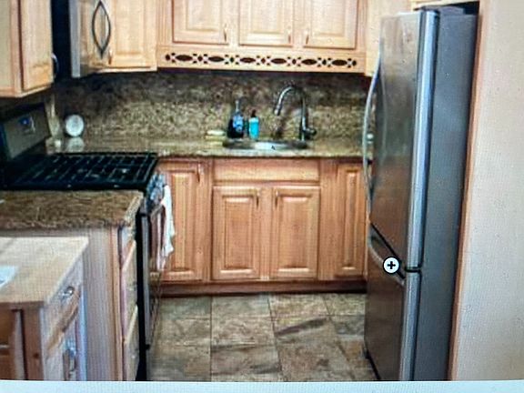 4th image of 85 Elmwood Park Dr APT 12