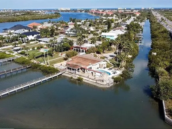 2 Richmond Dr, New Smyrna Beach, FL 32169