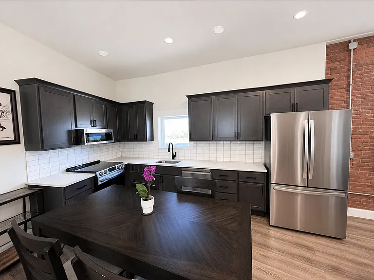 157 N Main St #301 — Photo 3