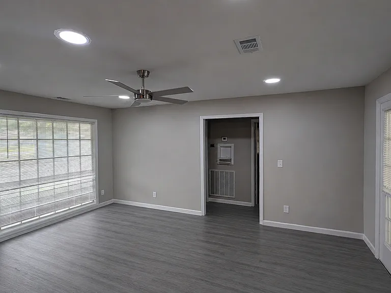 303 Hillcrest Ave — Photo 5