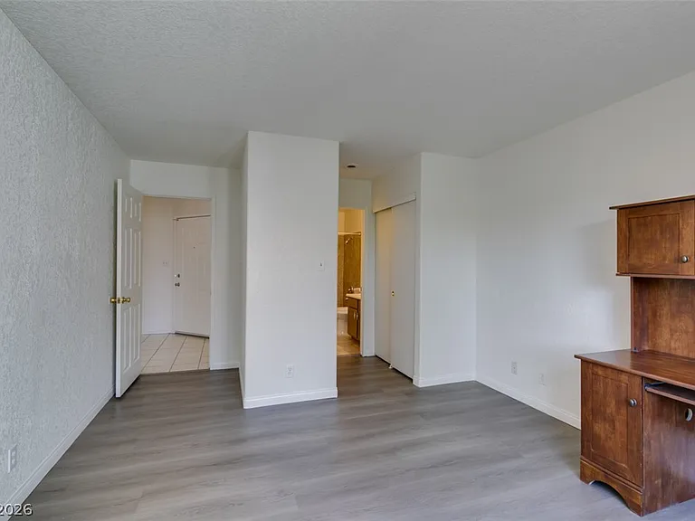 5054 S Rainbow Blvd #202 — Photo 33
