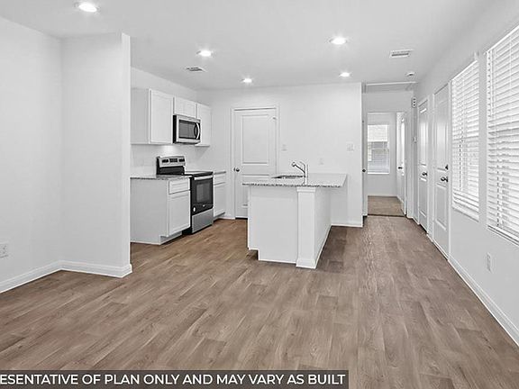 3rd image of 1754 Penelton Ct SE