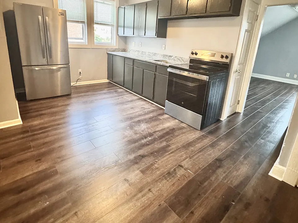 113 W Boylston St #5