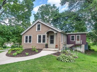 4600 S 112th St, Greenfield, WI 53228