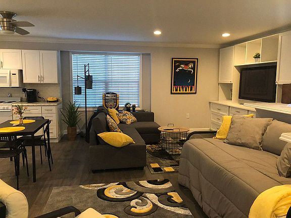 5th image of 7061 Londontowne Dr