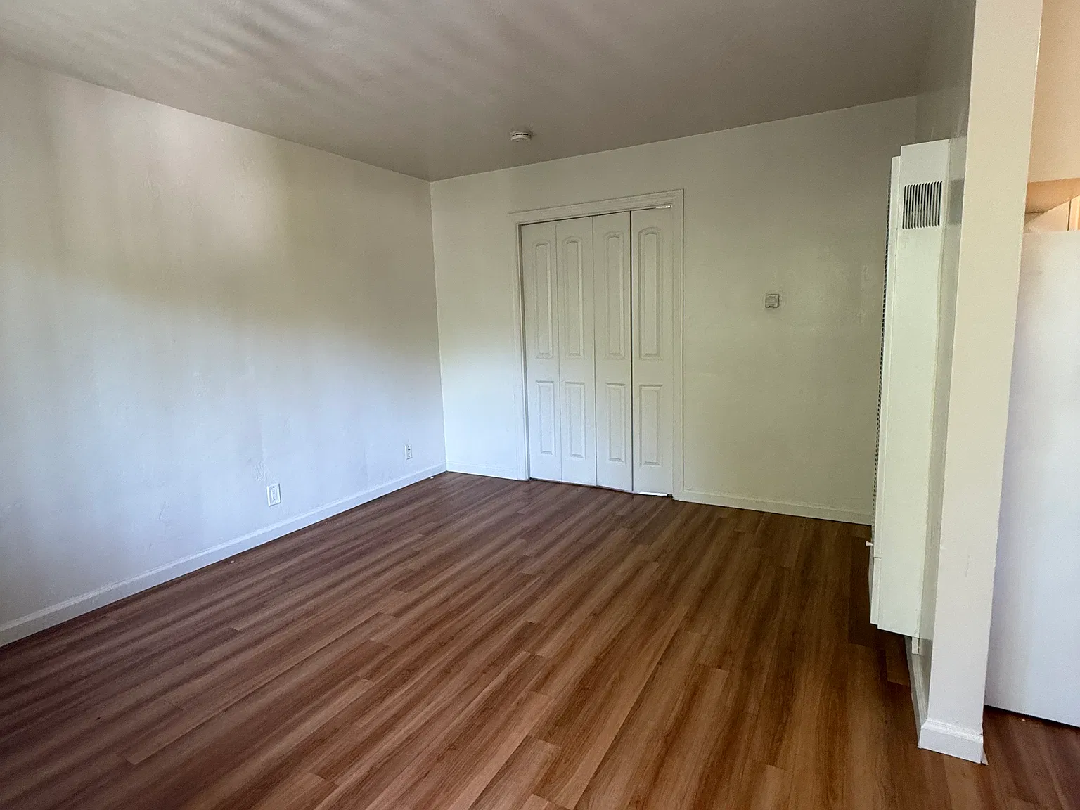 1115 Frankfurt Ave — Photo 2