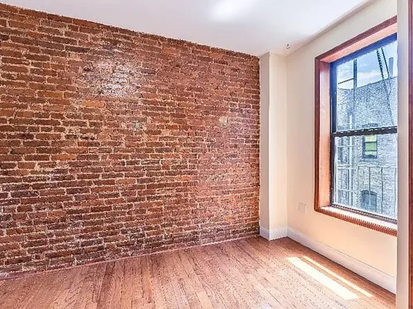 160 Sherman Avenue image 1 of 11