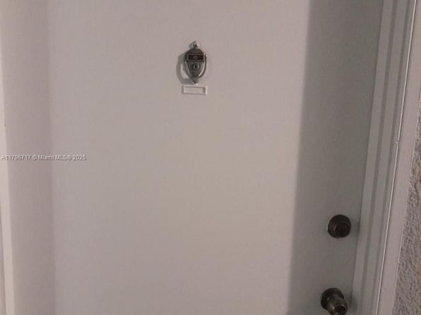 105 Royal Park Dr APT 1D