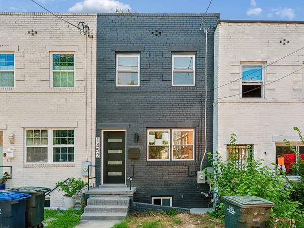 1352 Dexter Ter SE, Washington, DC 20020