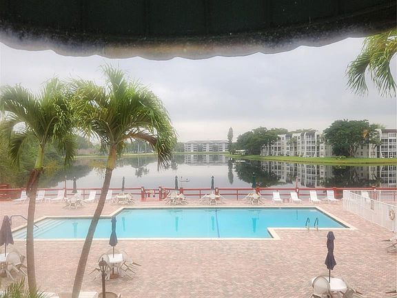 5th image of 9410 Poinciana Place #203