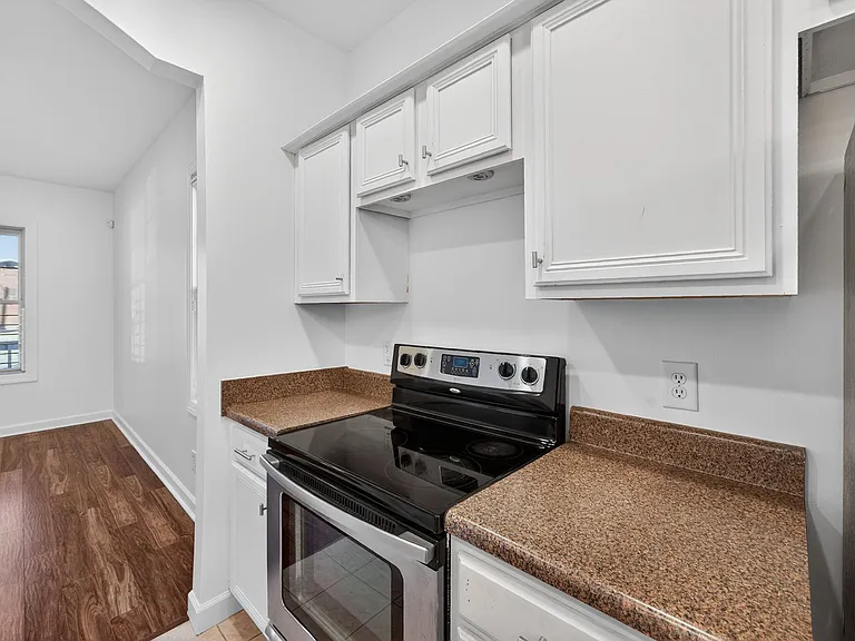 1103 Summit Ave — Photo 8