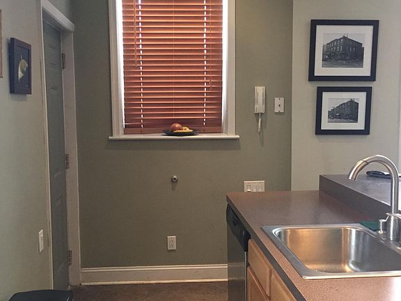 5th image of 202 Catharine St #1