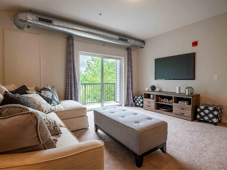 Park West 205 Apartment Homes — Photo 5