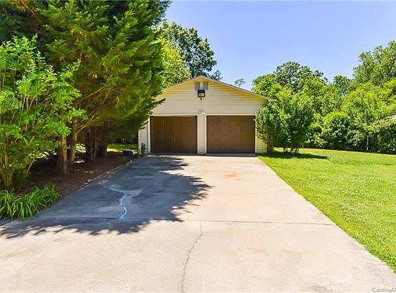 5th image of 934 Idlewild Dr #237