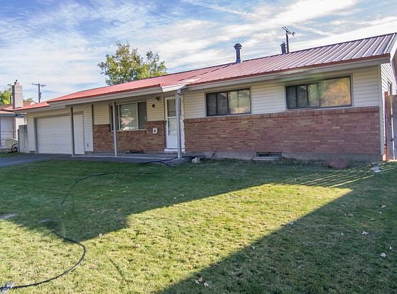 2nd image of 324 Valley Dr