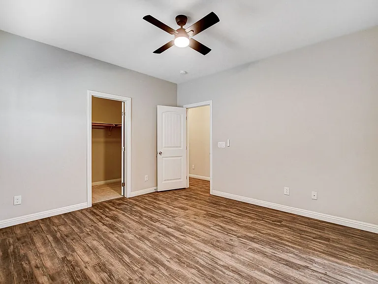 9634 Volk Ave — Photo 17
