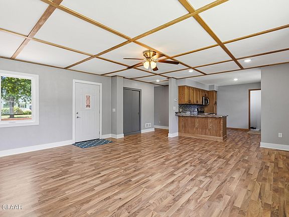 4th image of 514 1st Ave NE