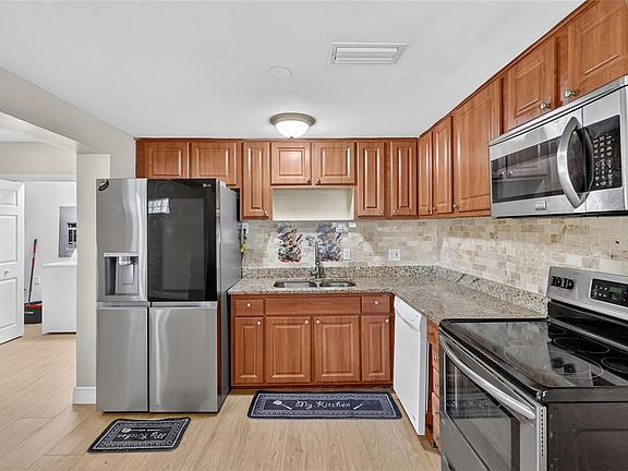 5th image of 3104 STEWART STREET