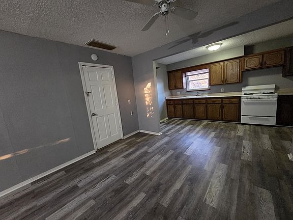 2nd image of 302 E Mid America Blvd