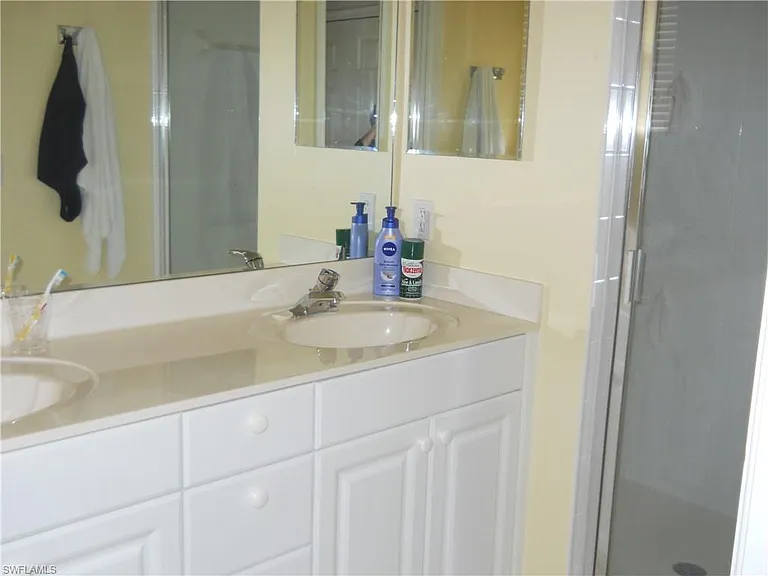 500 Robin Hood Cir #202 — Photo 16