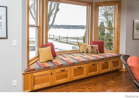 5th image of 5022 Edgelake Dr