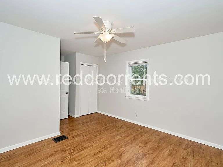 4704 N College Ave — Photo 12