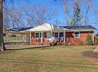 726 Hedrick Dr, Statesville, NC 28677