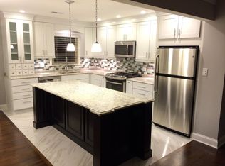 6710 N Kimball Ave #1, Lincolnwood, IL 60712