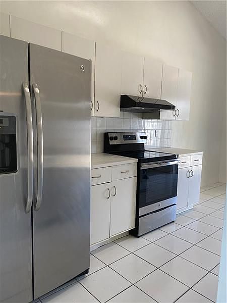 1st image of 21210 NE 9th Pl APT 4