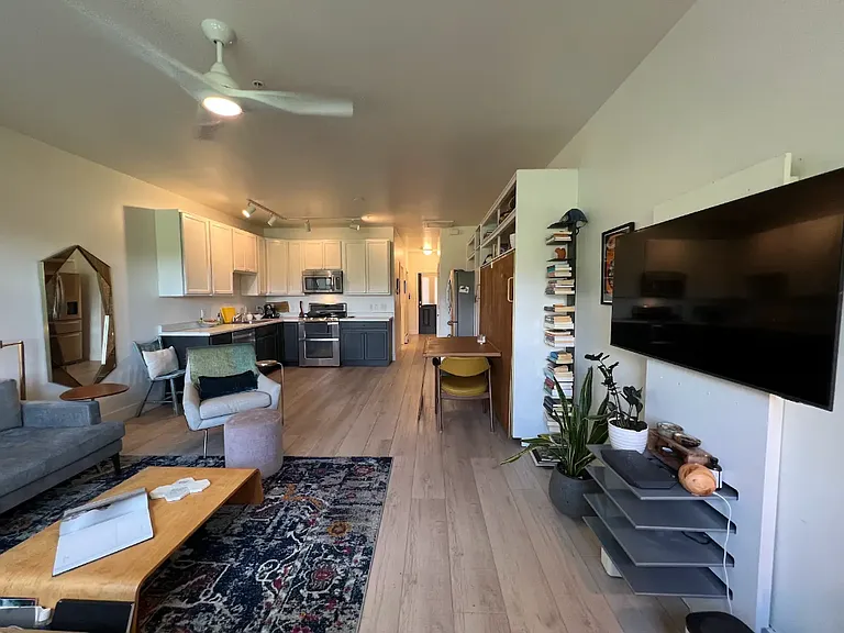 708 Lakeside Dr #708 — Photo 3