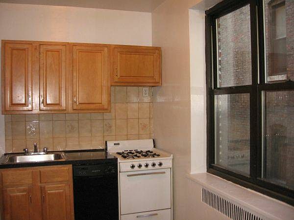 1st image of 246 E 46th St APT 4F