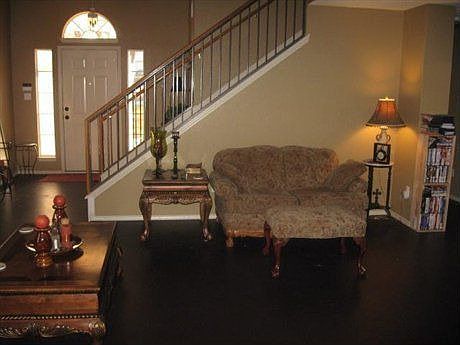 4th image of 2706 Greenlee Dr